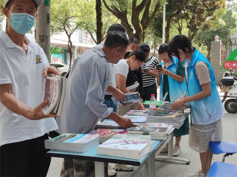 书香伴我过中秋--石台县图书馆开展“过刊新生”期刊赠阅活动