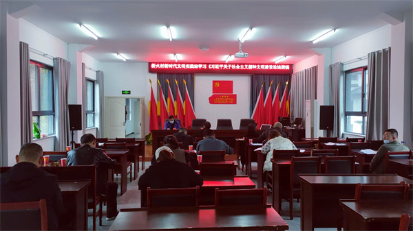 新火村新时代文明实践站学习《习近平关于社会主义精神文明建设论述摘编》.jpg
